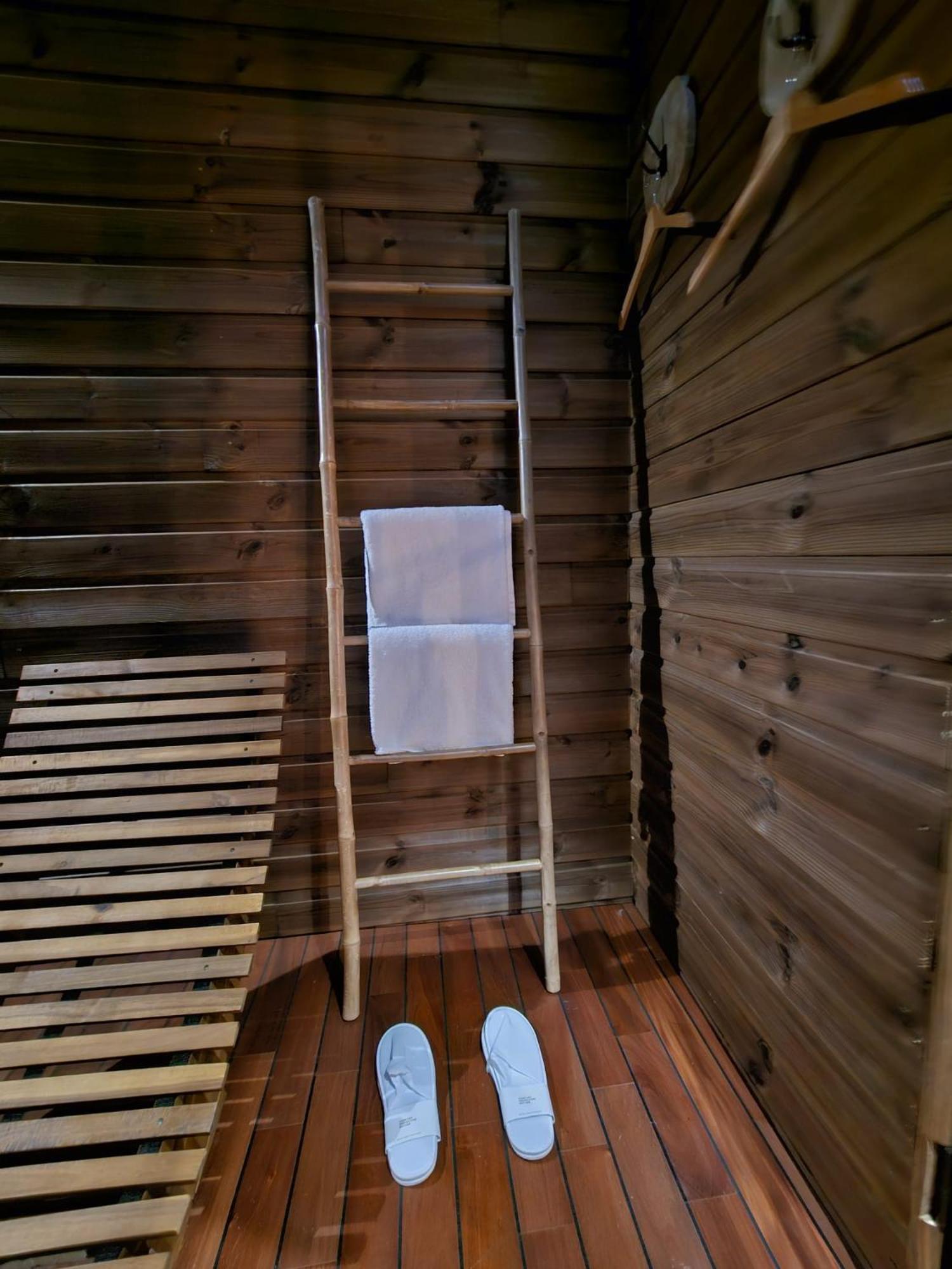 Le Chalet Loft Spa Calais Exterior photo